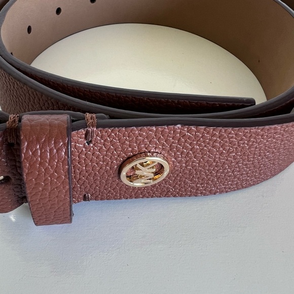 MICHAEL Michael Kors Women's 38 MM Pebble Belt - Picture 4 of 7